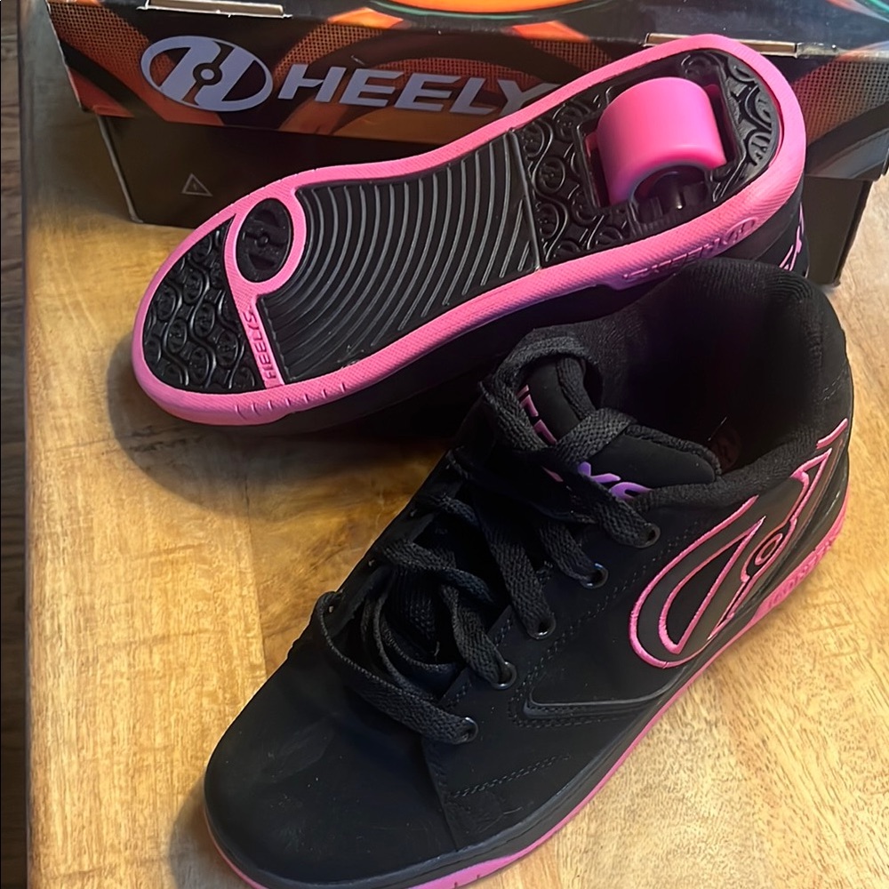 Heelys Youth/womens Black and Pink Roller Shoes